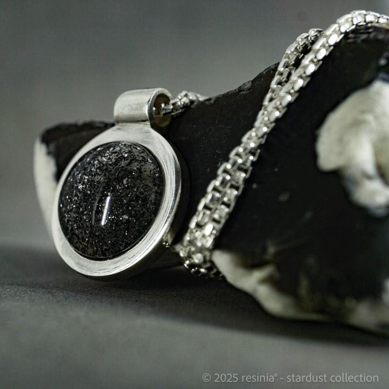 Amulett Saturn S – Meteoritschmuck mit Sternenstaub, 925 Silber – Bild 2