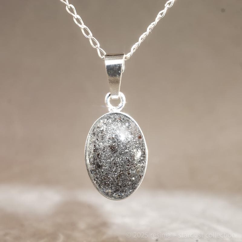 Amulett Ceres – Ovaler Meteoritschmuck mit Sternenstaub, 925 Silber – Bild 8