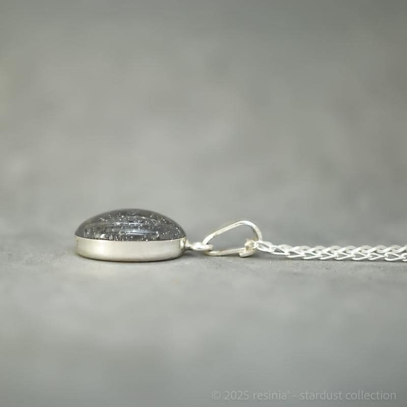 Amulett Ceres – Ovaler Meteoritschmuck mit Sternenstaub, 925 Silber – Bild 6