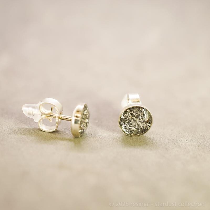 Ohrstecker Gemini M – 6 mm, 925 Silber mit Meteoritenstaub – Bild 6